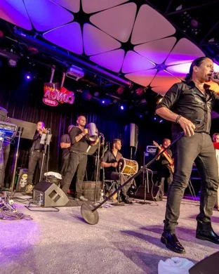 The Brokes - The Strokes Experience